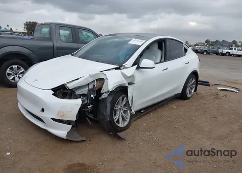 2023 Tesla Model Y Awd/Long Range Dual Motor All-Wheel Drive z USA, uszkodzony, nr VIN 7SAYGDEEXPF607886